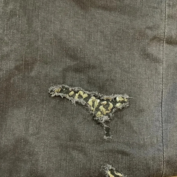 NWT INC Denim, Boyfriend Black with Gold Animal Print Appliqué Sz 4/27 - Picture 9 of 9